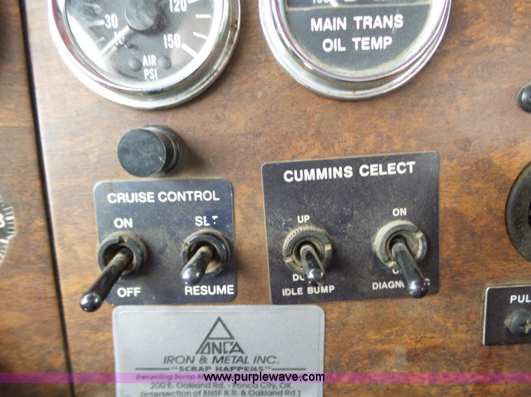 image for item L6273 1997 Peterbilt 379 semi truck