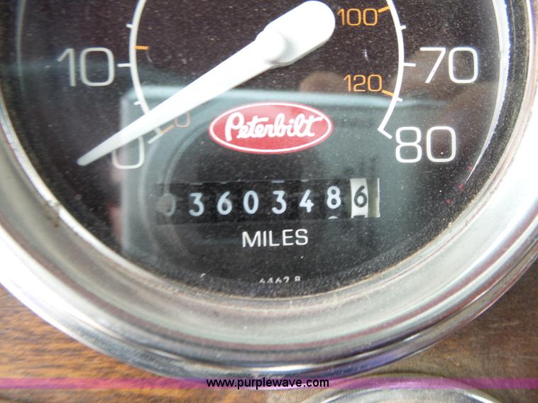 image for item L6273 1997 Peterbilt 379 semi truck