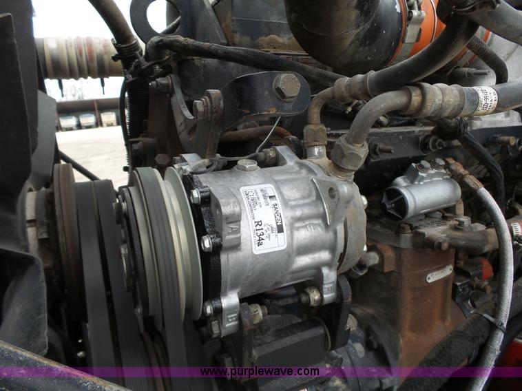 image for item L6273 1997 Peterbilt 379 semi truck