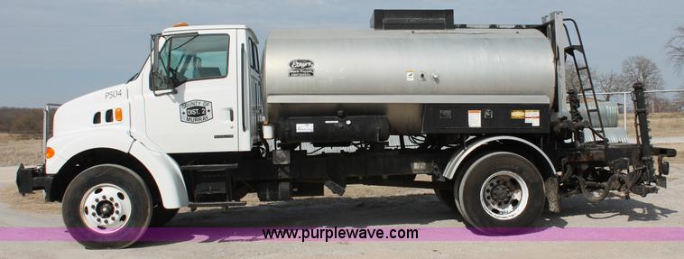 image for item L6833 2001 Sterling L7500 oil distribution truck