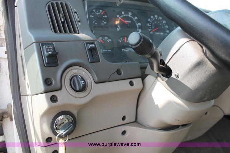 image for item L6833 2001 Sterling L7500 oil distribution truck