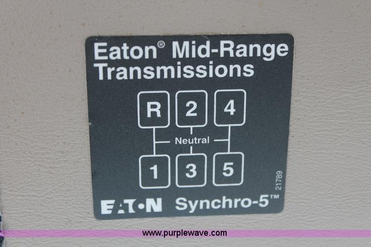 image for item L6833 2001 Sterling L7500 oil distribution truck