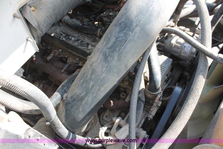 image for item L6833 2001 Sterling L7500 oil distribution truck