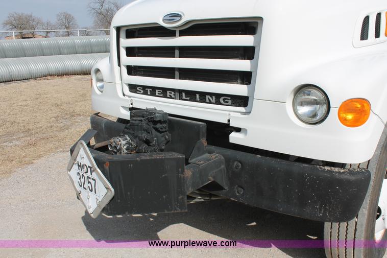 image for item L6833 2001 Sterling L7500 oil distribution truck