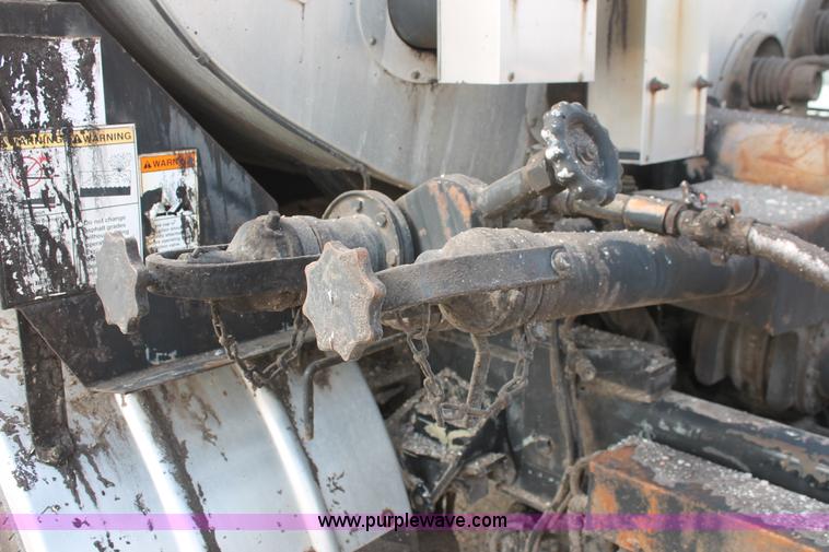 image for item L6833 2001 Sterling L7500 oil distribution truck