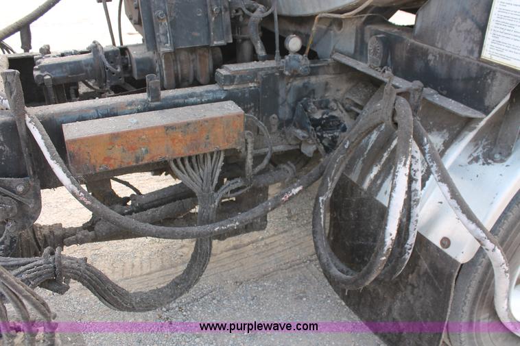 image for item L6833 2001 Sterling L7500 oil distribution truck