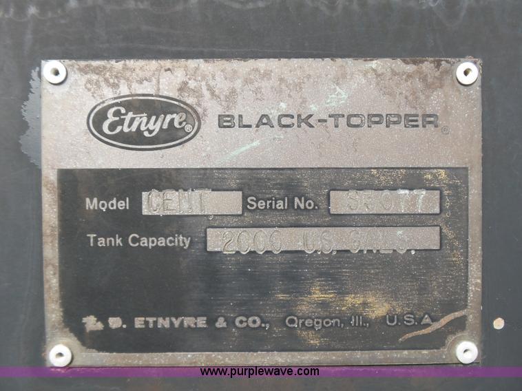 image for item L6833 2001 Sterling L7500 oil distribution truck