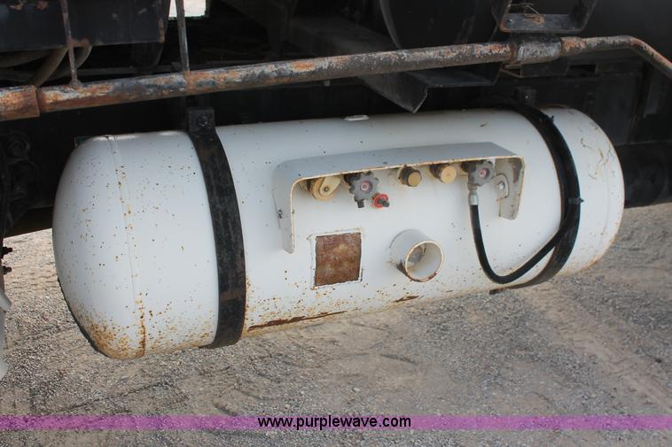 image for item L6833 2001 Sterling L7500 oil distribution truck