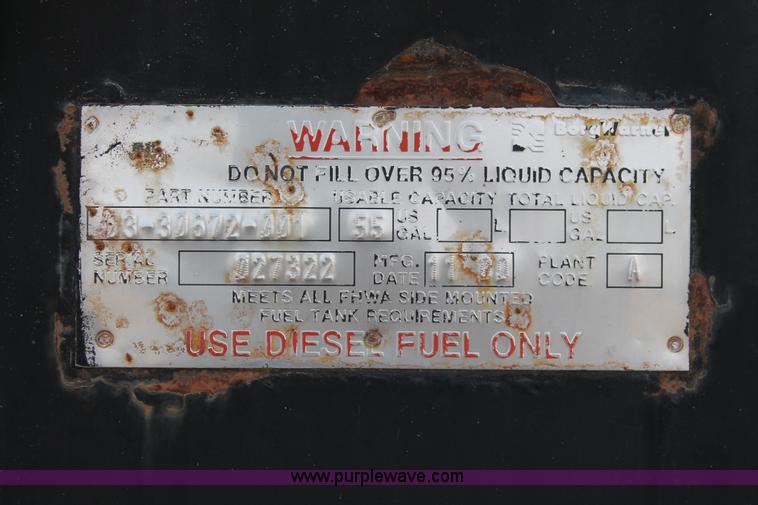 image for item L6833 2001 Sterling L7500 oil distribution truck