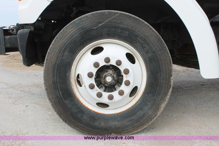 image for item L6833 2001 Sterling L7500 oil distribution truck