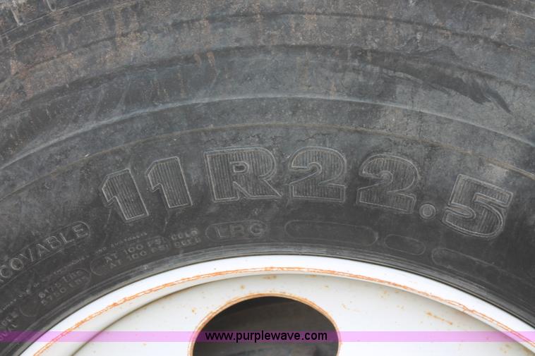 image for item L6833 2001 Sterling L7500 oil distribution truck