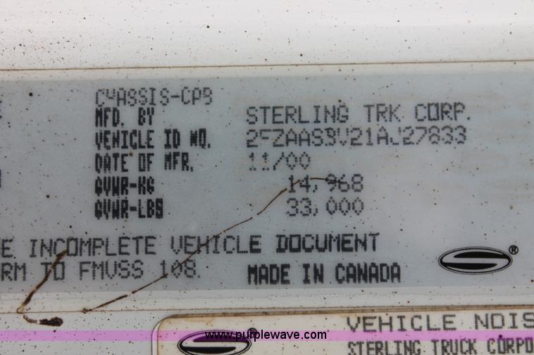 image for item L6833 2001 Sterling L7500 oil distribution truck