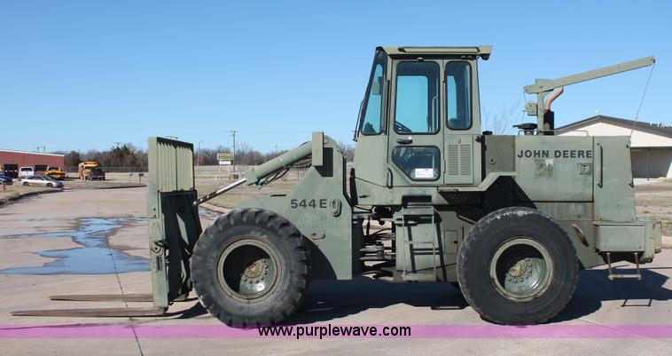 image for item L6839 1991 John Deere 544E wheel loader