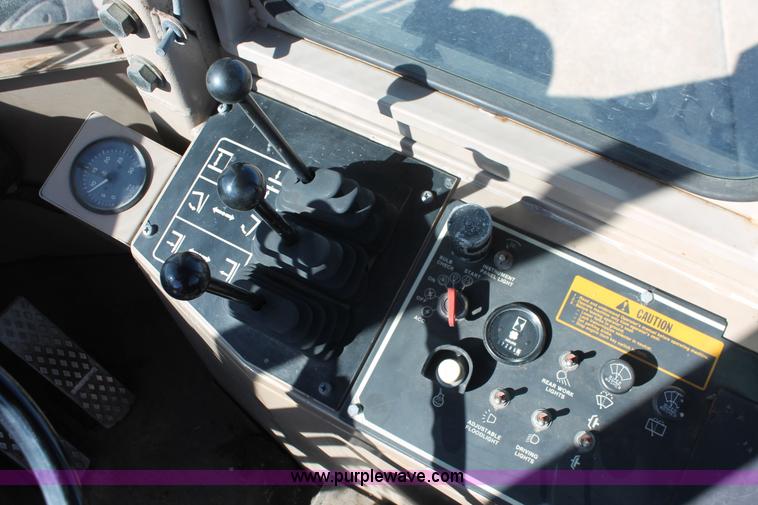 image for item L6839 1991 John Deere 544E wheel loader