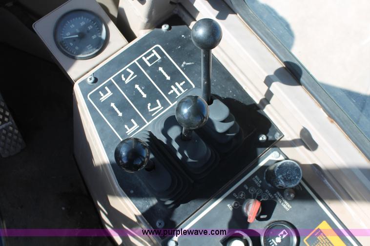 image for item L6839 1991 John Deere 544E wheel loader