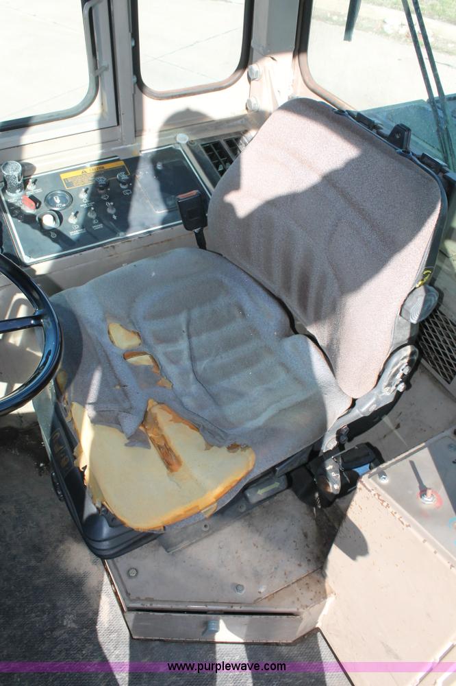 image for item L6839 1991 John Deere 544E wheel loader