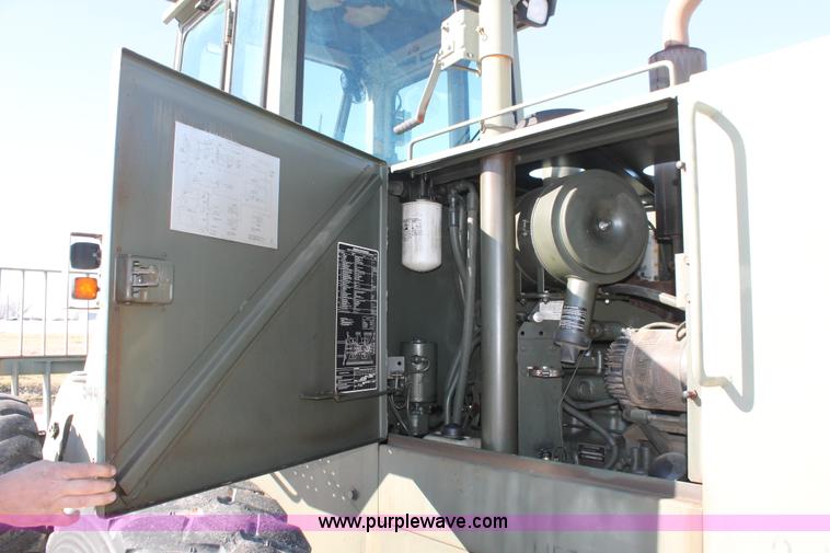 image for item L6839 1991 John Deere 544E wheel loader