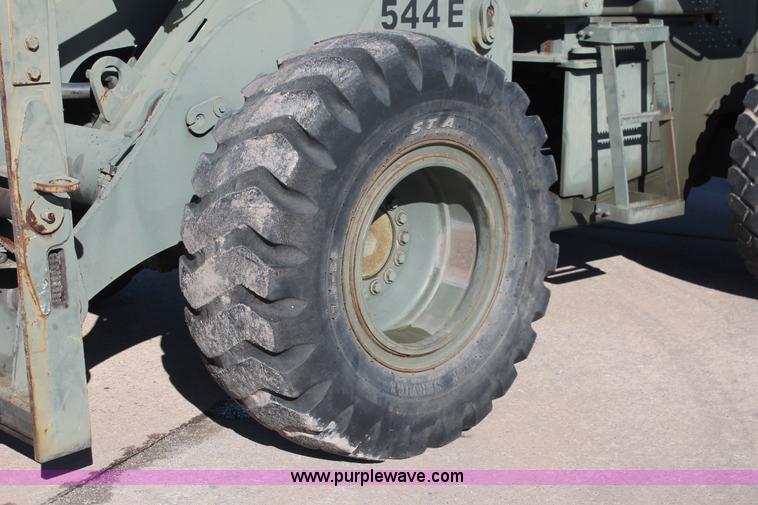 image for item L6839 1991 John Deere 544E wheel loader