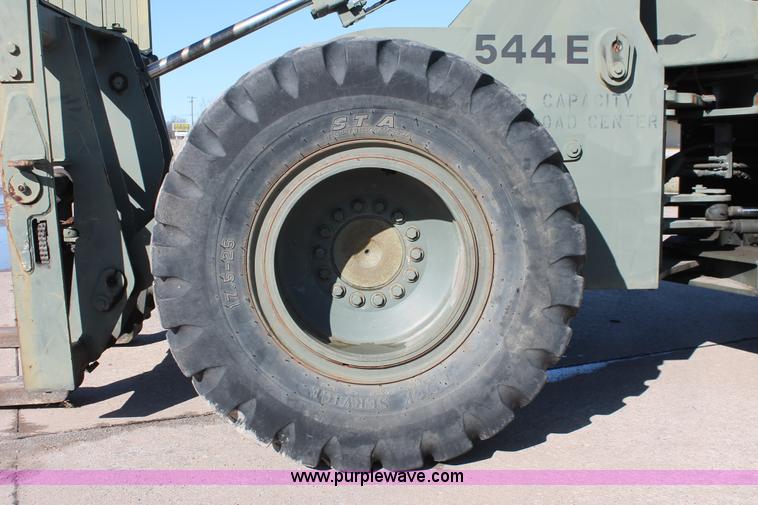 image for item L6839 1991 John Deere 544E wheel loader