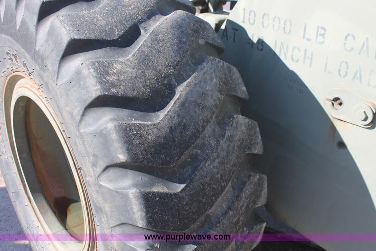 image for item L6839 1991 John Deere 544E wheel loader