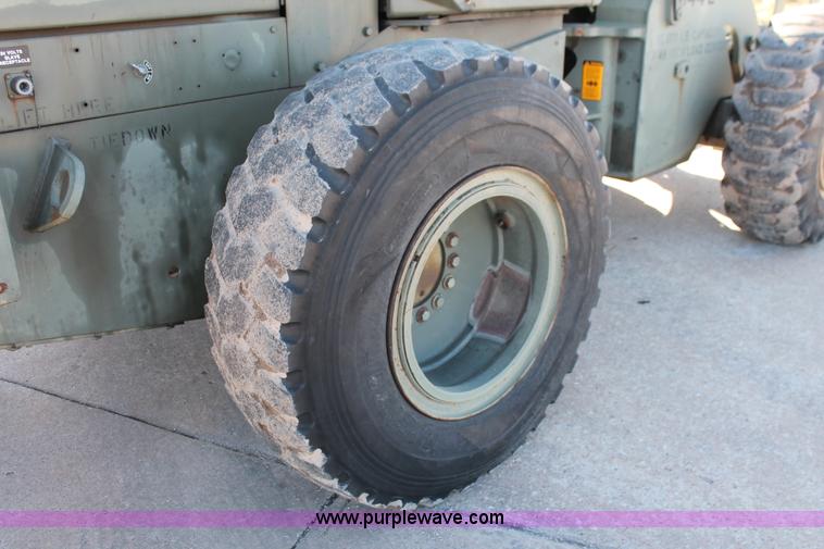 image for item L6839 1991 John Deere 544E wheel loader