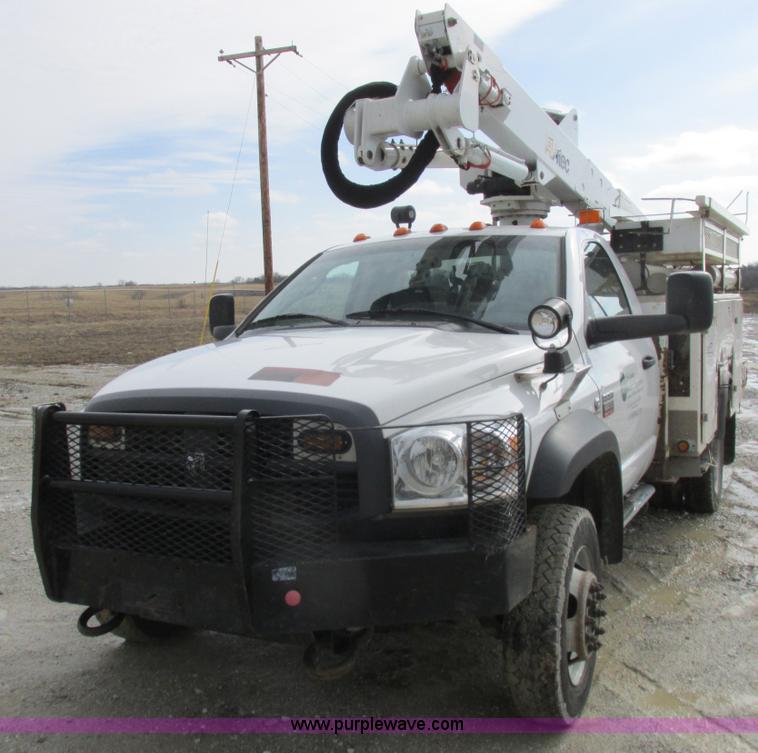 image for item L7118 2009 Dodge Ram 5500 bucket truck