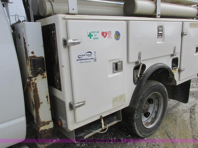 image for item L7118 2009 Dodge Ram 5500 bucket truck