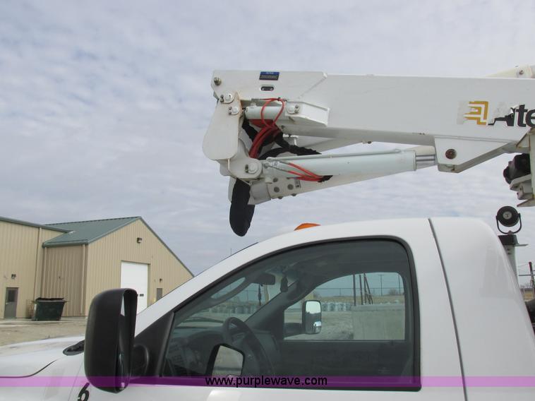 image for item L7118 2009 Dodge Ram 5500 bucket truck