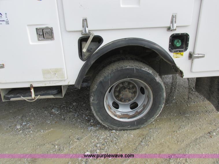 image for item L7118 2009 Dodge Ram 5500 bucket truck