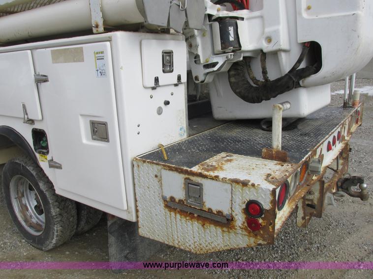 image for item L7118 2009 Dodge Ram 5500 bucket truck
