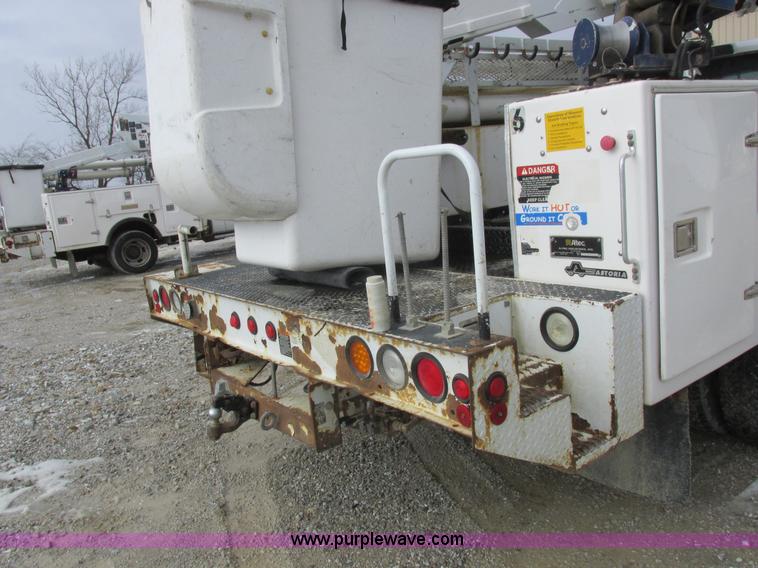 image for item L7118 2009 Dodge Ram 5500 bucket truck