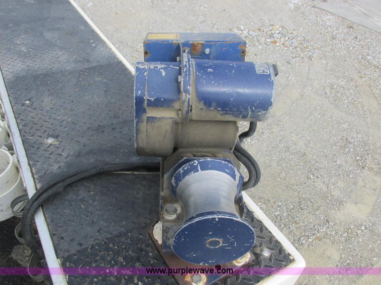 image for item L7118 2009 Dodge Ram 5500 bucket truck