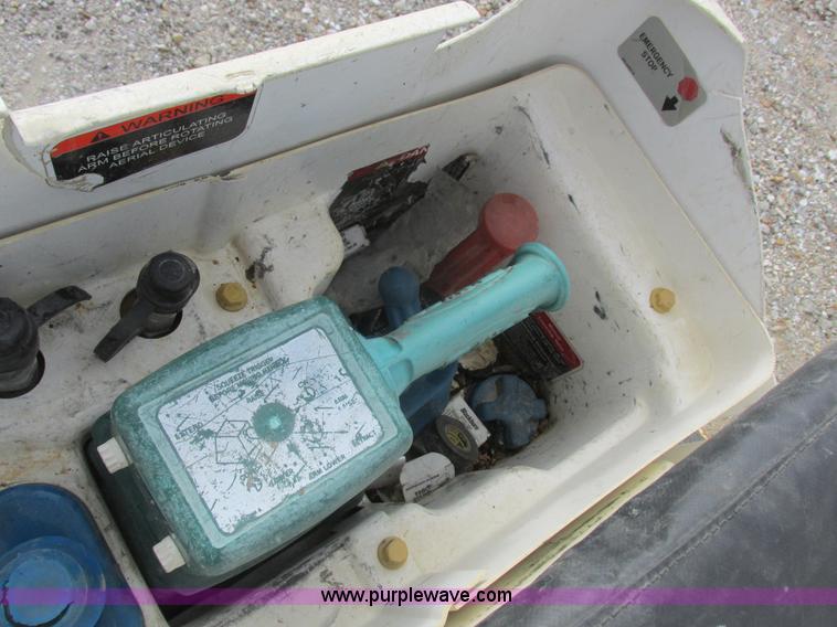 image for item L7118 2009 Dodge Ram 5500 bucket truck