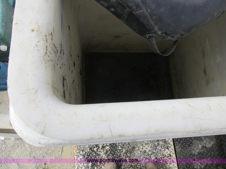 image for item L7118 2009 Dodge Ram 5500 bucket truck