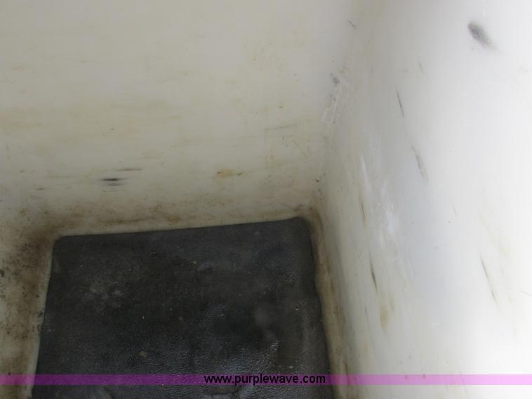 image for item L7118 2009 Dodge Ram 5500 bucket truck