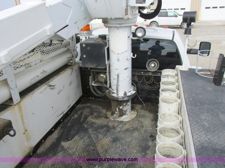 image for item L7118 2009 Dodge Ram 5500 bucket truck