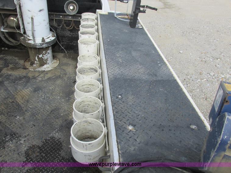 image for item L7118 2009 Dodge Ram 5500 bucket truck