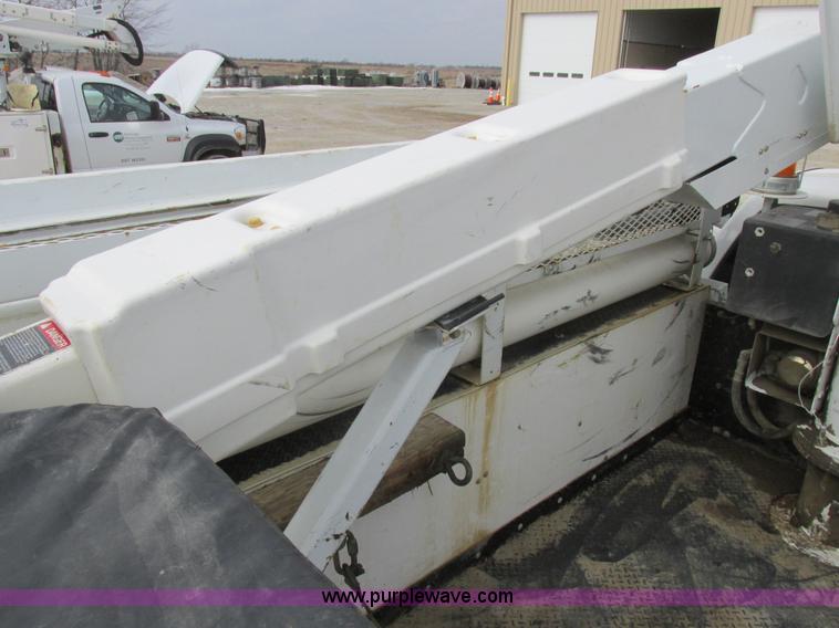 image for item L7118 2009 Dodge Ram 5500 bucket truck
