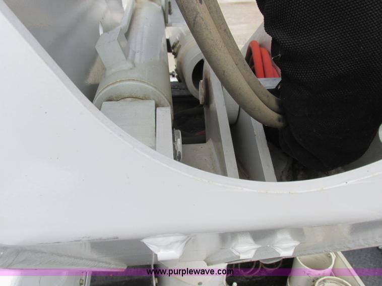 image for item L7118 2009 Dodge Ram 5500 bucket truck