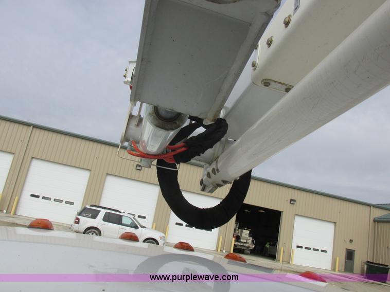 image for item L7118 2009 Dodge Ram 5500 bucket truck