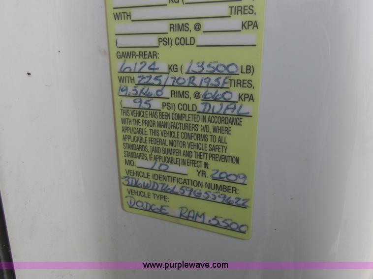 image for item L7118 2009 Dodge Ram 5500 bucket truck