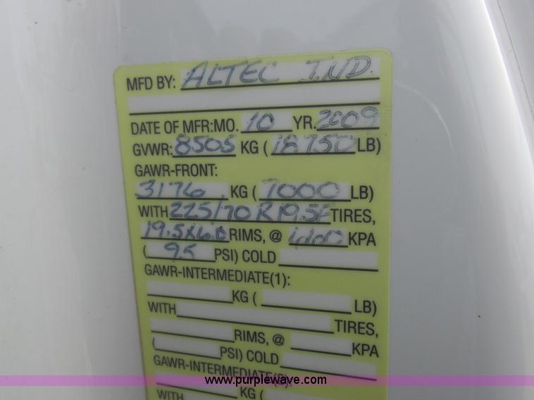 image for item L7118 2009 Dodge Ram 5500 bucket truck