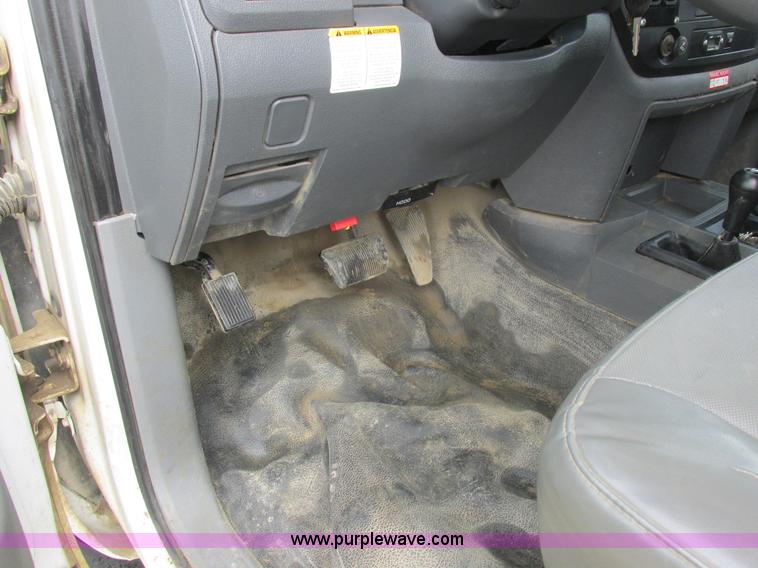 image for item L7118 2009 Dodge Ram 5500 bucket truck