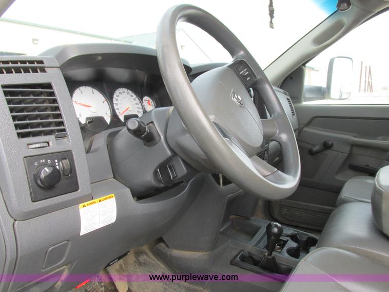 image for item L7118 2009 Dodge Ram 5500 bucket truck