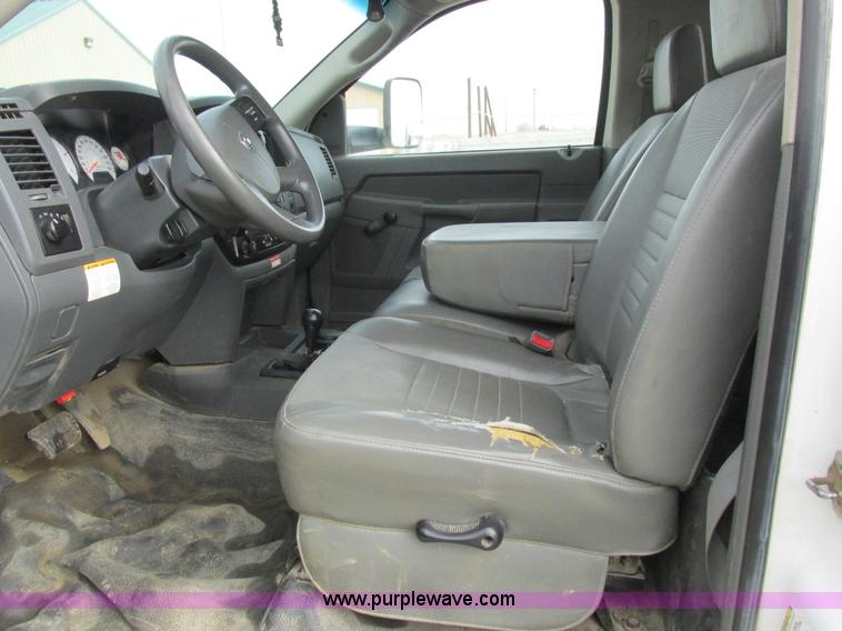 image for item L7118 2009 Dodge Ram 5500 bucket truck