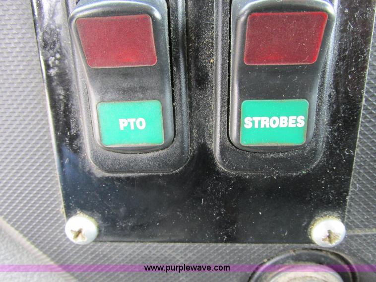 image for item L7118 2009 Dodge Ram 5500 bucket truck