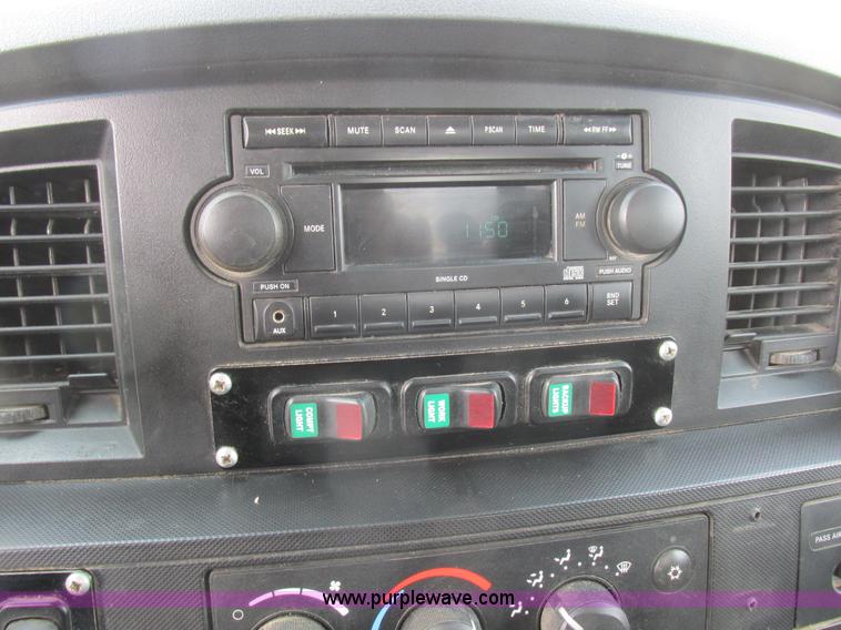 image for item L7118 2009 Dodge Ram 5500 bucket truck