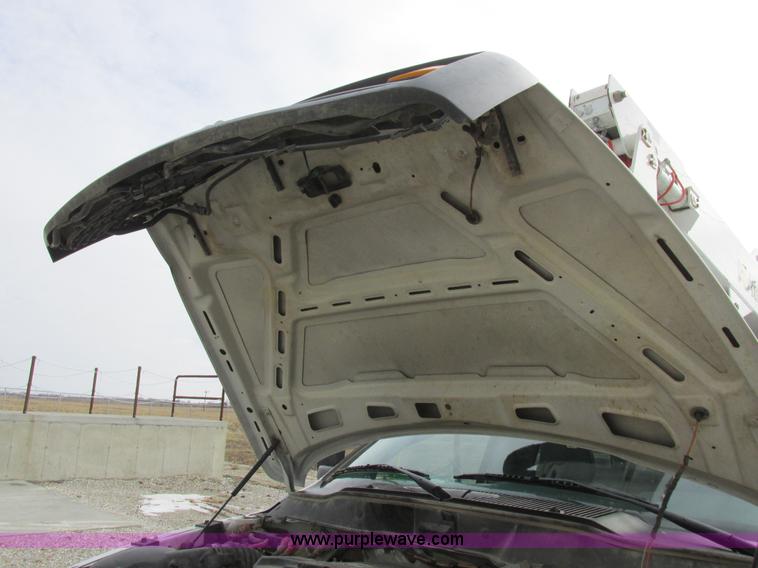 image for item L7118 2009 Dodge Ram 5500 bucket truck