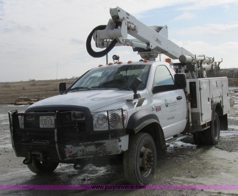 image for item L7119 2009 Dodge Ram 5500 bucket truck