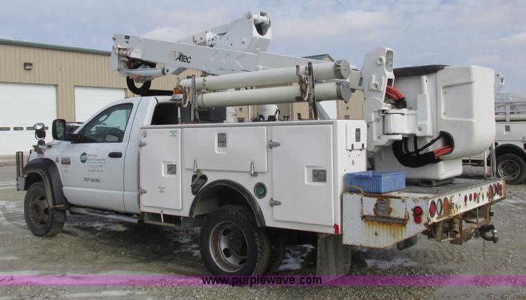 image for item L7119 2009 Dodge Ram 5500 bucket truck